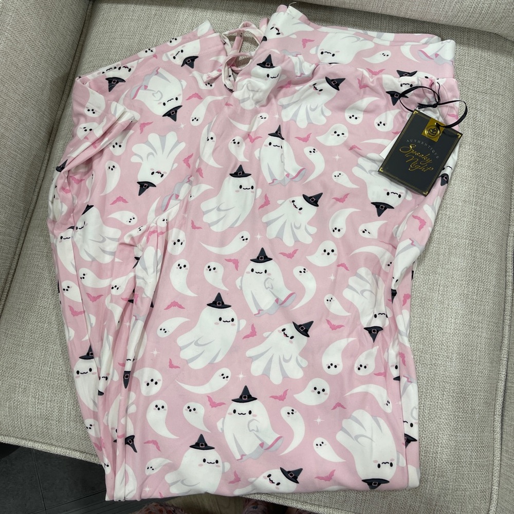 Pink Halloween Ghost Witches & Pink Bats Super Soft Pajama Pants Size Medium NWT - Picture 2 of 3